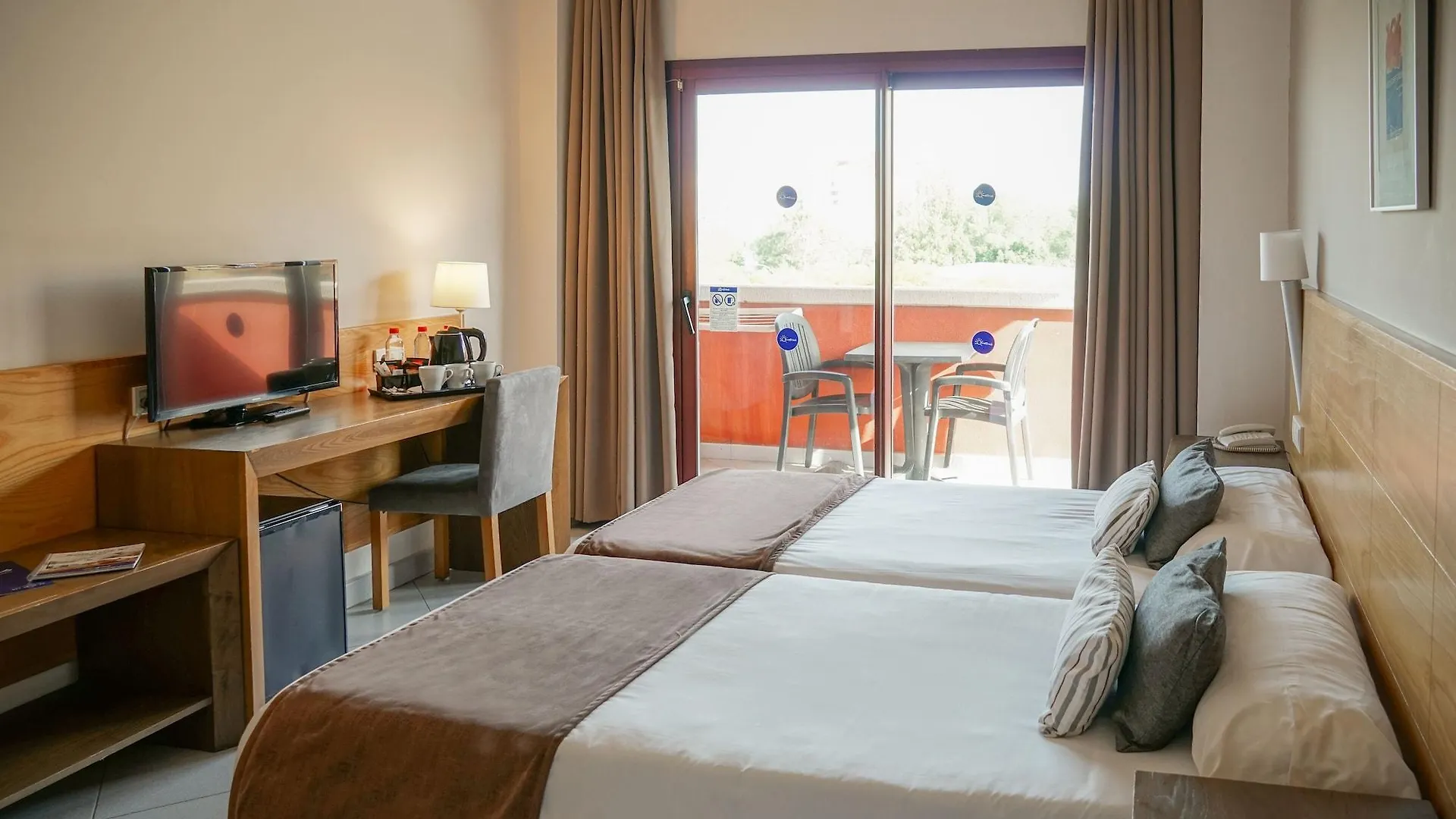 Отель Ohtels Campo De Gibraltar Ла-Линеа-де-ла-Консепсьон