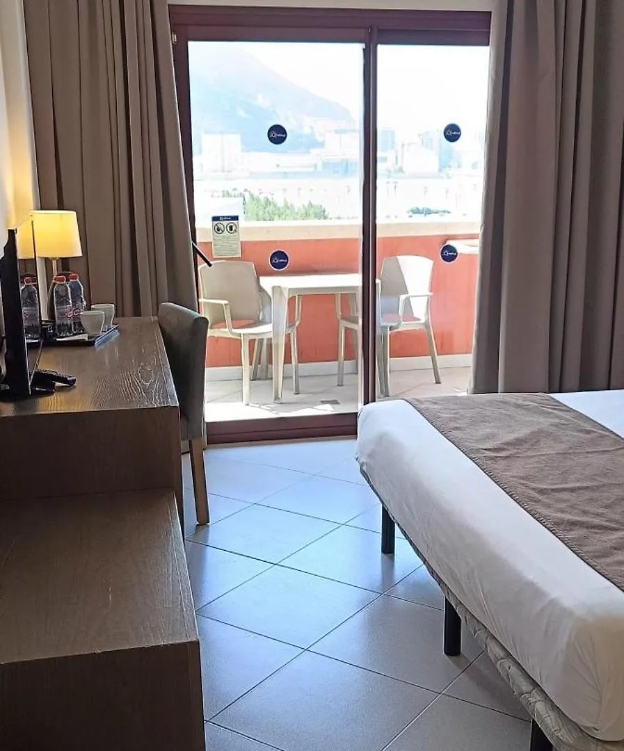 Ohtels Campo De Gibraltar 호텔 La Línea de la Concepción