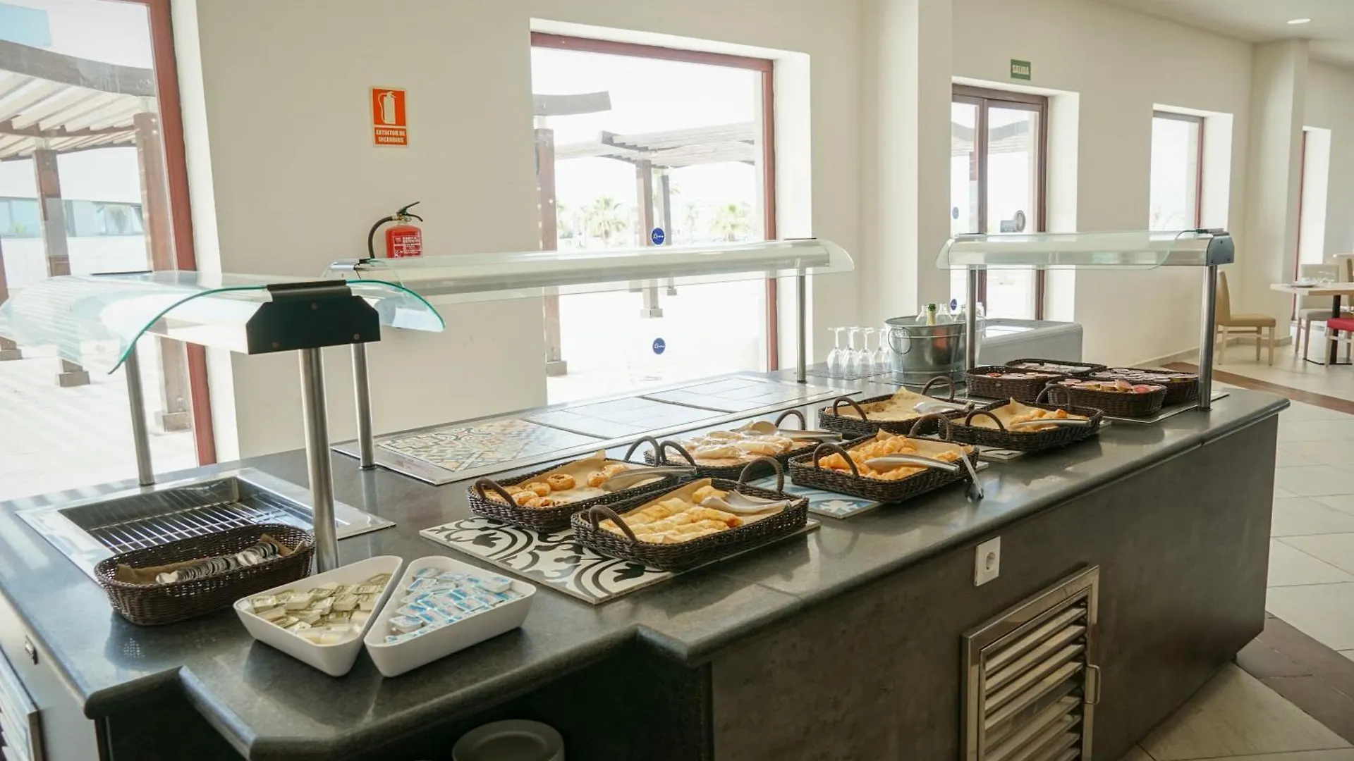 Отель Ohtels Campo De Gibraltar Ла-Линеа-де-ла-Консепсьон